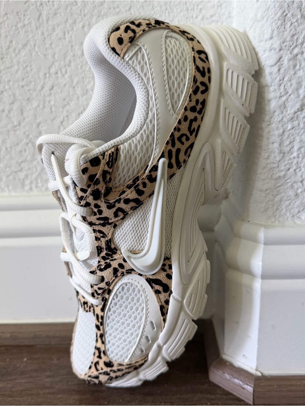 Nike V5 RNR Suede Leopard IR5823-133 Women’s Size 9 - Picture 5 of 9